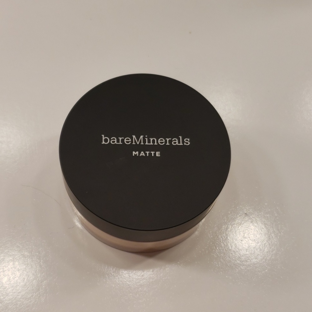 BareMinerals Matte Foundation Broad SPF 15